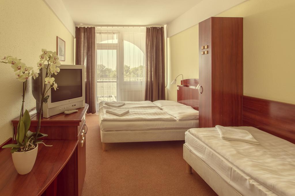 Silver Beach Resort Zamárdi Dış mekan fotoğraf